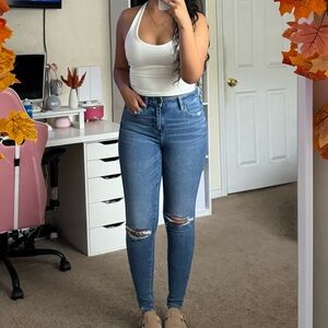 American Eagle Dream Jean
- Size: 4 Regular